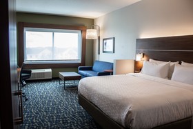 Holiday Inn Express & Suites Gainesville I-75