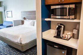 Holiday Inn Express & Suites Gainesville I-75