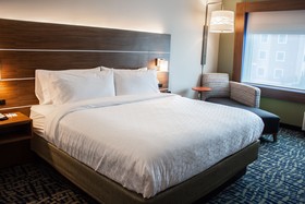Holiday Inn Express & Suites Gainesville I-75