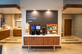Holiday Inn Express & Suites Gainesville I-75