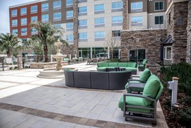 Holiday Inn Express & Suites Gainesville I-75
