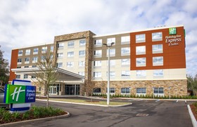 Holiday Inn Express & Suites Gainesville I-75