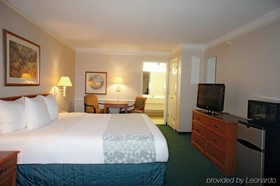 Days Inn by Wyndham Gainesville University I-75