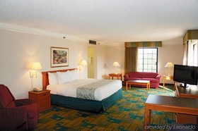 Days Inn by Wyndham Gainesville University I-75