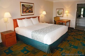 Days Inn by Wyndham Gainesville University I-75