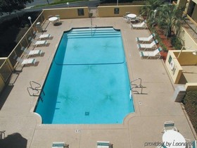 Days Inn by Wyndham Gainesville University I-75