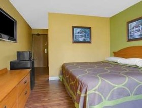 Super 8 by Wyndham Gainesville