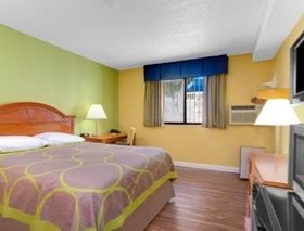 Super 8 by Wyndham Gainesville