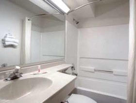 Super 8 by Wyndham Gainesville