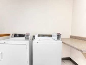 Super 8 by Wyndham Gainesville