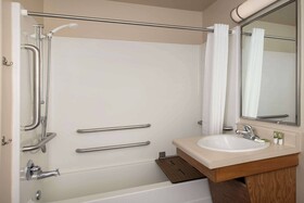 WoodSpring Suites Gainesville I-75