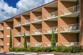 Stayable Select Gainesville