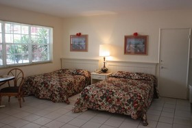 Beach & Town Motel