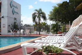 Beach & Town Motel
