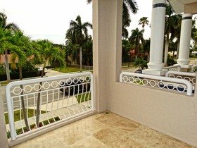 Beachwalk Villa