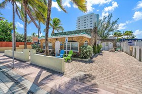 Hollywood Beachside Boutique Suites