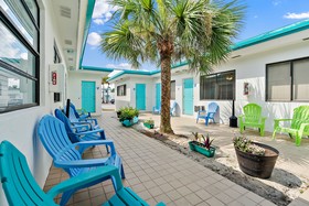 Hollywood Beachside Boutique Suites
