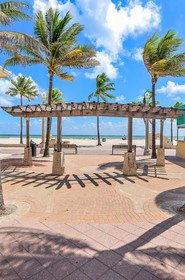 Hollywood Beachside Boutique Suites