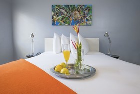 Hollywood Beach Suites Hotel