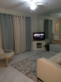 Hollywood by the Sea Hotel