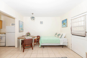 Tropic Isle Hotel And Apartment