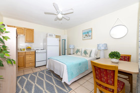 Tropic Isle Hotel And Apartment