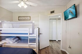 Bayshore Yacht & Tennis Club Luxury Condominiums