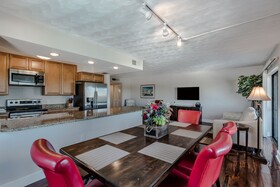 Bayshore Yacht & Tennis Club Luxury Condominiums