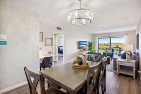 Bayshore Yacht & Tennis Club Luxury Condominiums