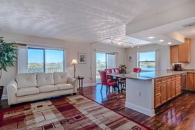 Bayshore Yacht & Tennis Club Luxury Condominiums