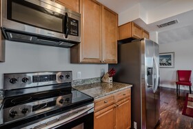 Bayshore Yacht & Tennis Club Luxury Condominiums
