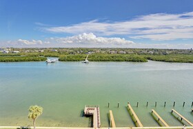 Bayshore Yacht & Tennis Club Luxury Condominiums