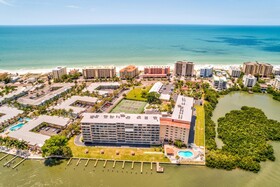 Bayshore Yacht & Tennis Club Luxury Condominiums