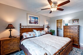 Bayshore Yacht & Tennis Club Luxury Condominiums