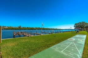 Bayshore Yacht & Tennis Club Luxury Condominiums