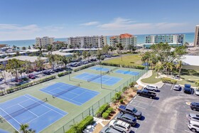 Bayshore Yacht & Tennis Club Luxury Condominiums