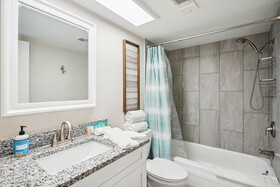 Bayshore Yacht & Tennis Club Luxury Condominiums