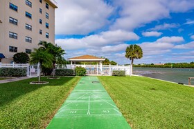 Bayshore Yacht & Tennis Club Luxury Condominiums