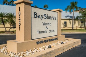 Bayshore Yacht & Tennis Club Luxury Condominiums