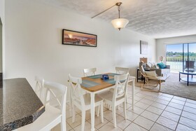 Bayshore Yacht & Tennis Club Luxury Condominiums