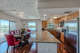 Bayshore Yacht & Tennis Club Luxury Condominiums