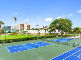 Bayshore Yacht & Tennis Club Luxury Condominiums