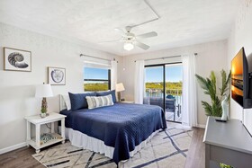 Bayshore Yacht & Tennis Club Luxury Condominiums