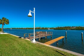 Bayshore Yacht & Tennis Club Luxury Condominiums