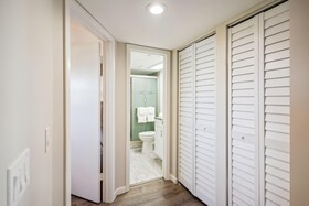 Bayshore Yacht & Tennis Club Luxury Condominiums