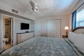 Bayshore Yacht & Tennis Club Luxury Condominiums