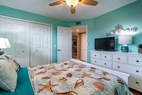 Bayshore Yacht & Tennis Club Luxury Condominiums