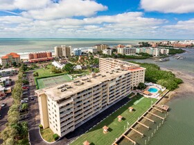 Bayshore Yacht & Tennis Club Luxury Condominiums