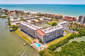 Bayshore Yacht & Tennis Club Luxury Condominiums