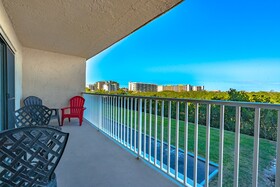 Bayshore Yacht & Tennis Club Luxury Condominiums